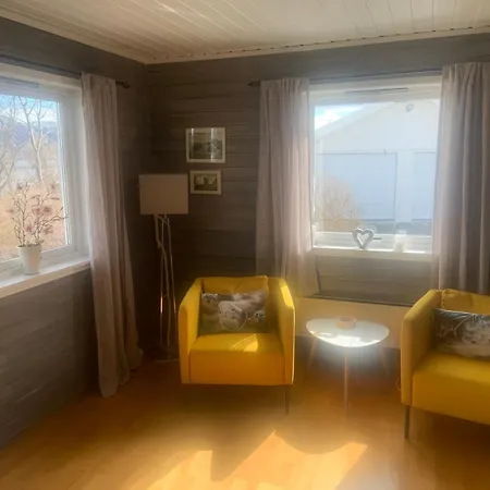 Med Sauna Ute, Egen Bat, Naust Og Kai