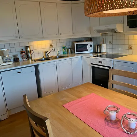 Med Sauna Ute, Egen Bat, Naust Og Kai