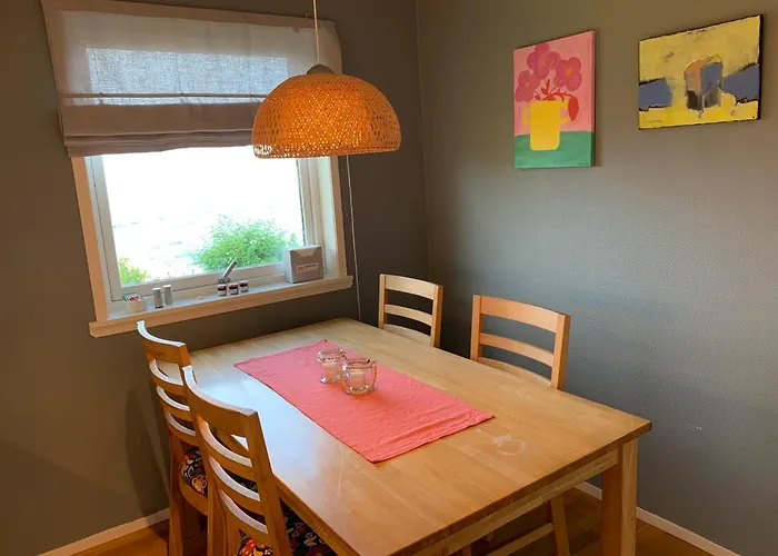 Med Sauna Ute, Egen Bat, Naust Og Kai