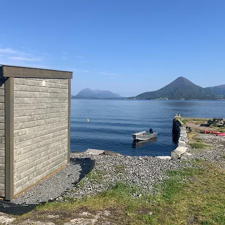 Med Sauna Ute, Egen Bat, Naust Og Kai Βίλα Breidvik (Aukra)