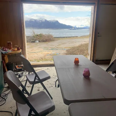 Med Sauna Ute, Egen Bat, Naust Og Kai