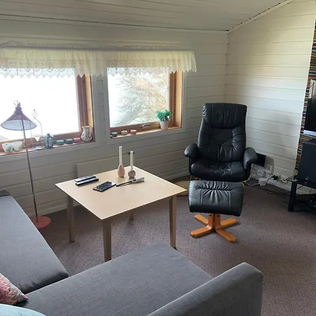 Med Sauna Ute, Egen Bat, Naust Og Kai Breidvik (Aukra)